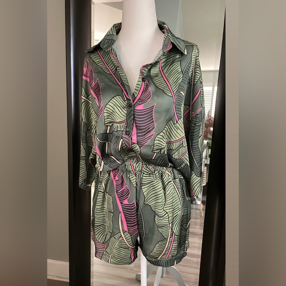 Win Win brand/ Small Top Medium shorts/100% polyester